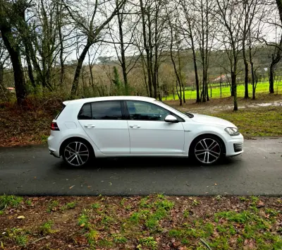 Volkswagen Golf 2015 - 18990 EUR, 167000 km - AUTO.MOTO.pt - 167000km - foto 8 de 30