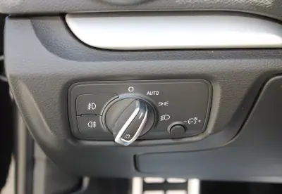 Audi A3 Cabrio 2014 - 17990 EUR, 100000 km - AUTO.MOTO.pt - 100000km - foto 21 de 38