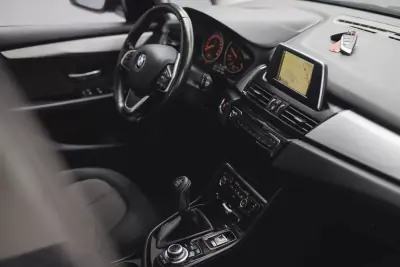 BMW 216 Active Tourer 2015 - 12750 EUR, 196513 km - AUTO.MOTO.pt - 196513km - foto 28 de 43