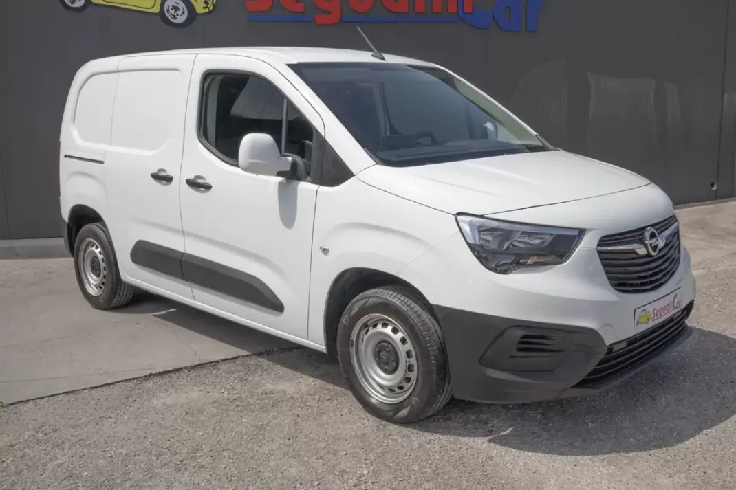 Opel COMBO 2019 - 12500 EUR, 113000 km - AUTO.MOTO.pt - 113000km - foto 13 de 19