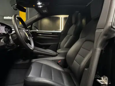 Porsche Macan 2025 - 87990 EUR, 15800 km - AUTO.MOTO.pt - 15800km - foto 32 de 33