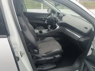 Peugeot 5008 2018 - 14990 EUR, 172200 km - AUTO.MOTO.pt - 172200km - foto 25 de 26