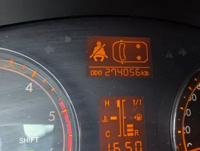 Toyota Avensis SW 2010 - 6900 EUR, 274056 km - AUTO.MOTO.pt - 274056km - foto 18 de 21