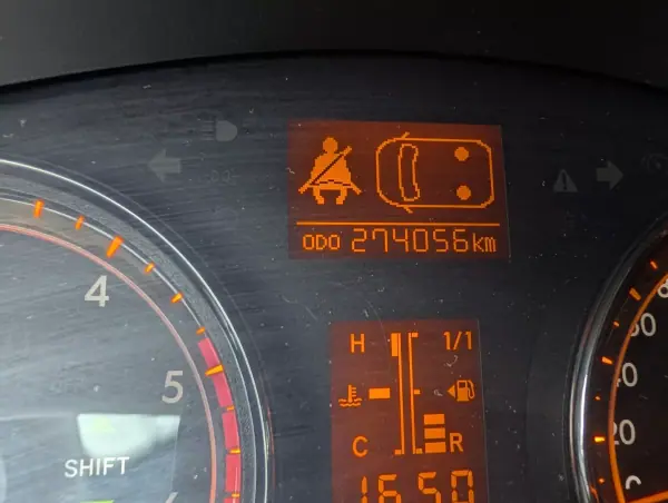 Toyota Avensis SW 2010 - 6900 EUR, 274056 km - AUTO.MOTO.pt - 274056km - foto 18 de 21