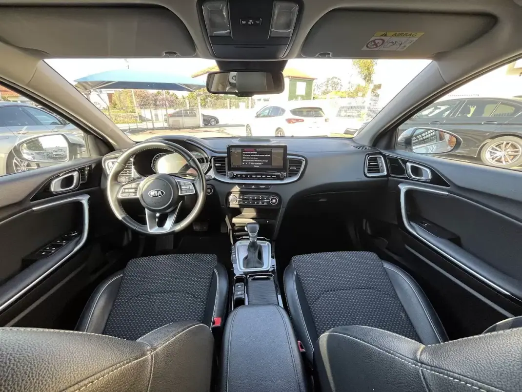 Kia XCeed 2021 - 16950 EUR, 147000 km - AUTO.MOTO.pt - 147000km - foto 10 de 33