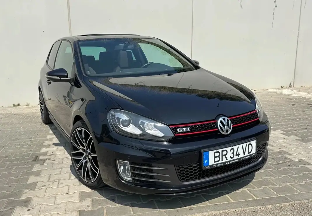 Volkswagen Golf 2011 - 5000 EUR, 128900 km - AUTO.MOTO.pt - 128900km - foto 1 de 3