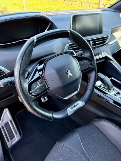 Peugeot 5008 2019 - 26500 EUR, 76030 km - AUTO.MOTO.pt - 76030km - foto 12 de 31