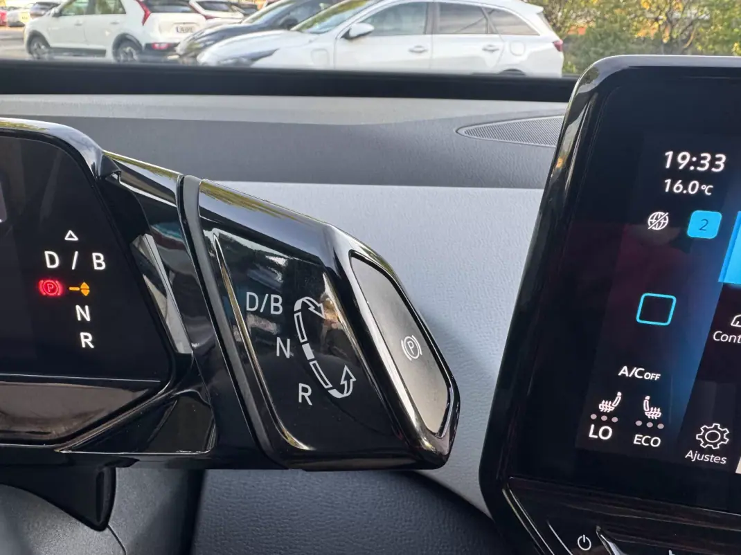 Volkswagen ID.3 2020 - 19900 EUR, 93000 km - AUTO.MOTO.pt - 93000km - foto 34 de 44