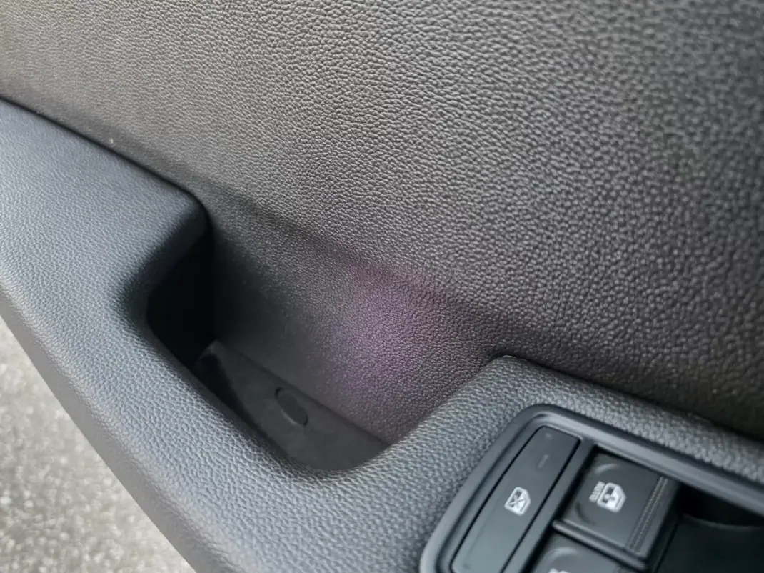 Renault Clio 2022 - 14500 EUR, 104000 km - AUTO.MOTO.pt - 104000km - foto 23 de 43