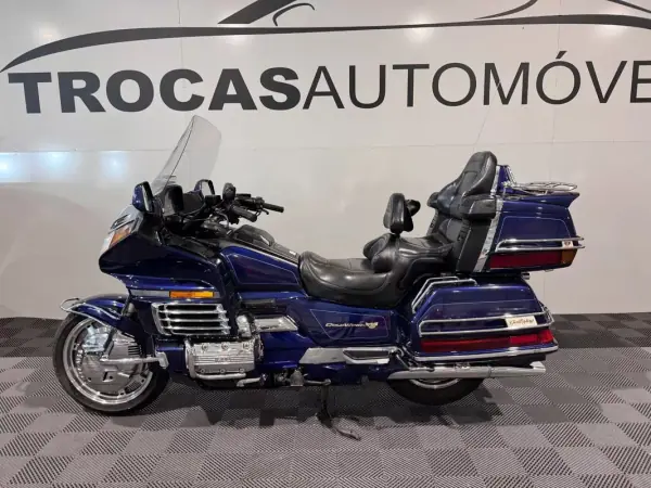 Honda Gold Wing 2000 - 8750 EUR, 84000 km - AUTO.MOTO.pt - 84000km - foto 25 de 28