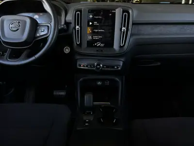 Volvo XC 40 2023 - 33490 EUR, 72063 km - AUTO.MOTO.pt - 72063km - foto 19 de 35