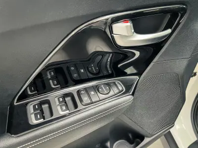 Kia e-Niro 2021 - 21900 EUR, 58000 km - AUTO.MOTO.pt - 58000km - foto 20 de 21
