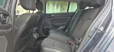 Renault Mégane Sport Tourer 2019 - 8950 EUR, 360000 km - AUTO.MOTO.pt - 360000km - foto 6 de 23