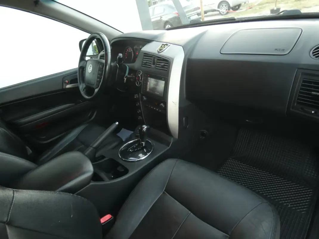 SsangYong Actyon Sports 2014 - 19500 EUR, 88000 km - AUTO.MOTO.pt - 88000km - foto 23 de 40