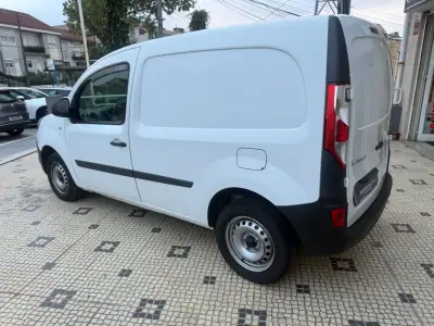 Renault Kangoo 2021 — foto 6 de 22