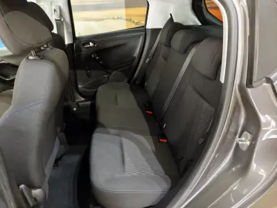 Peugeot 208 2018 - 9850 EUR, 48000 km - AUTO.MOTO.pt - 48000km - foto 18 de 23