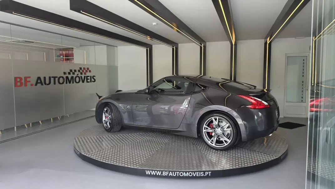 Nissan 370 Z 2010 - 39900 EUR, 111567 km - AUTO.MOTO.pt - 111567km - foto 13 de 62
