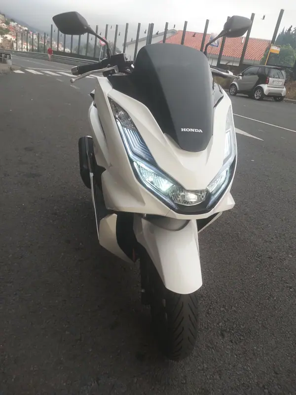 Honda PCX 125 2024 — photo 2 of 5