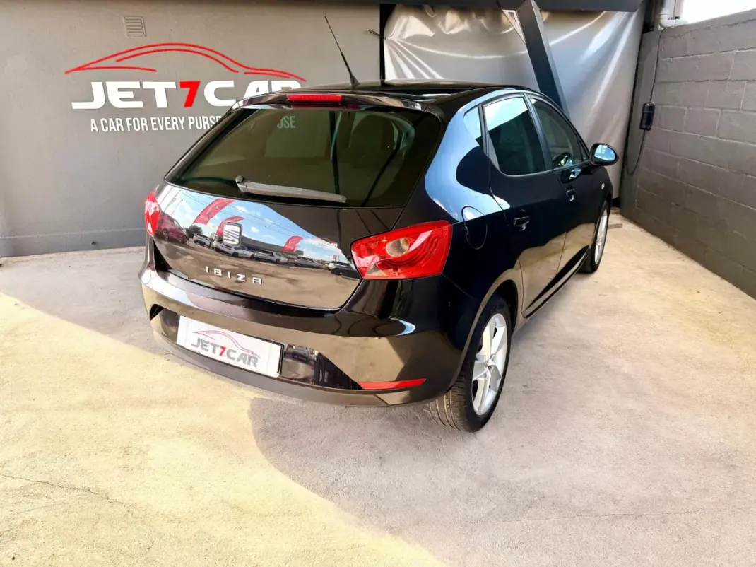 SEAT Ibiza 2011 - 6990 EUR, 243541 km - AUTO.MOTO.pt - 243541km - foto 5 de 15