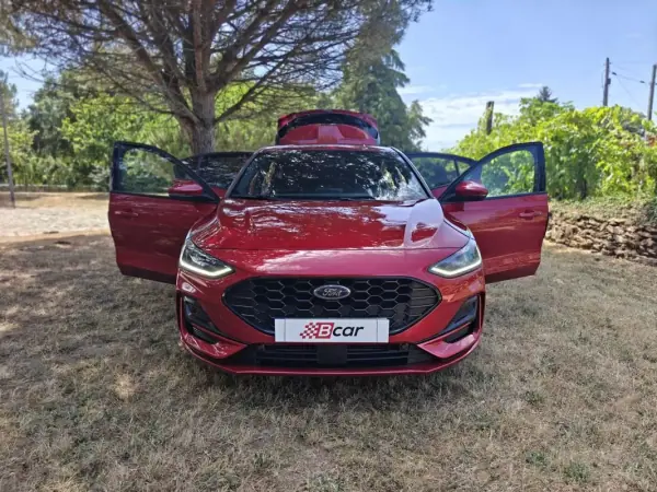 Ford Focus 2023 - 17750 EUR, 76000 km - AUTO.MOTO.pt - 76000km - foto 11 de 39