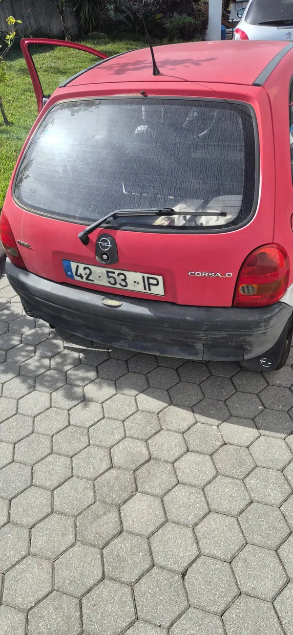 Opel Corsa 1977 — foto 3 de 9