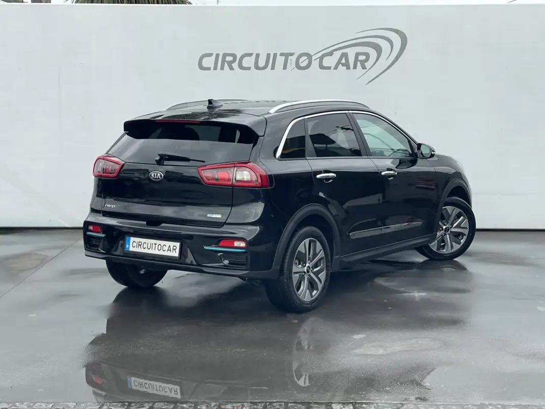 Kia e-Niro 2019 - 19995 EUR, 77841 km - AUTO.MOTO.pt - 77841km - foto 3 de 47