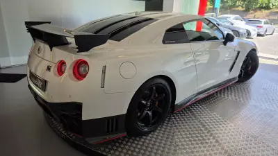 Nissan GT-R 2017 - 300000 EUR, 30685 km - 30685km - foto 23 de 69