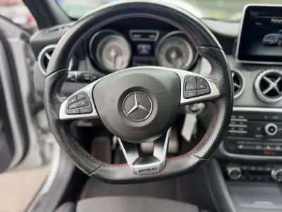 Mercedes-Benz GLA 180 2016 - 19990 EUR, 111718 km - AUTO.MOTO.pt - 111718km - foto 14 de 22