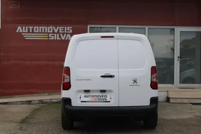 Peugeot Partner 1.5 BlueHDI Premium Longa 2021 - 14250 EUR, 105000 km - AUTO.MOTO.pt - 105000km - foto 8 de 22