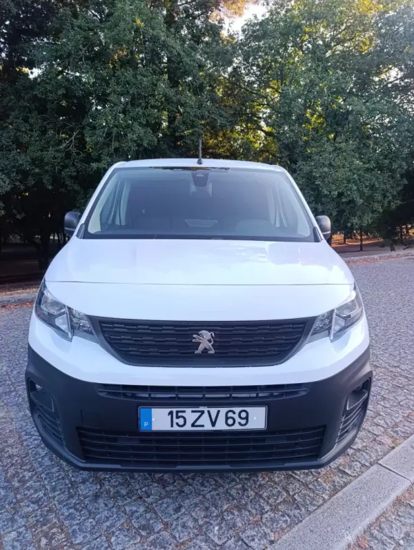 Peugeot Partner 2020 - 14900 EUR, 100000 km - AUTO.MOTO.pt - 100000km - foto 2 de 16