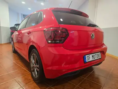Volkswagen Polo 2018 - 16480 EUR, 138507 km - AUTO.MOTO.pt - 138507km - foto 11 de 45