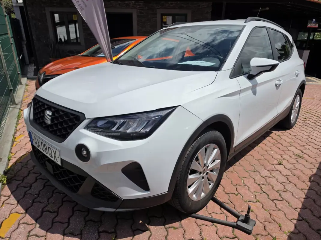 SEAT Arona 2023 - 15950 EUR, 77500 km - AUTO.MOTO.pt - 77500km - foto 1 de 6