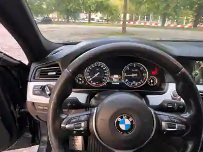 BMW 520 2012 - 16500 EUR, 284000 km - AUTO.MOTO.pt - 284000km - foto 8 de 15