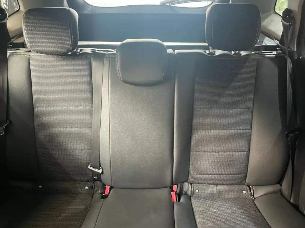 Renault Mégane Sport Tourer 2014 - 9999 EUR, 163000 km - AUTO.MOTO.pt - 163000km - foto 35 de 47