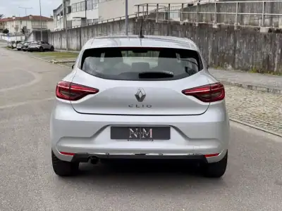 Renault Clio 2019 - 13500 EUR, 80000 km - AUTO.MOTO.pt - 80000km - foto 5 de 22
