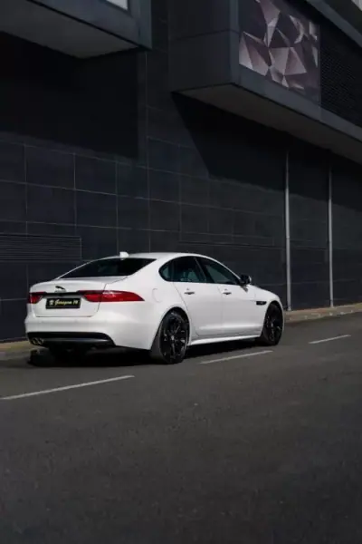 Jaguar XF 2017 - 24990 EUR, 145800 km - AUTO.MOTO.pt - 145800km - foto 19 de 55
