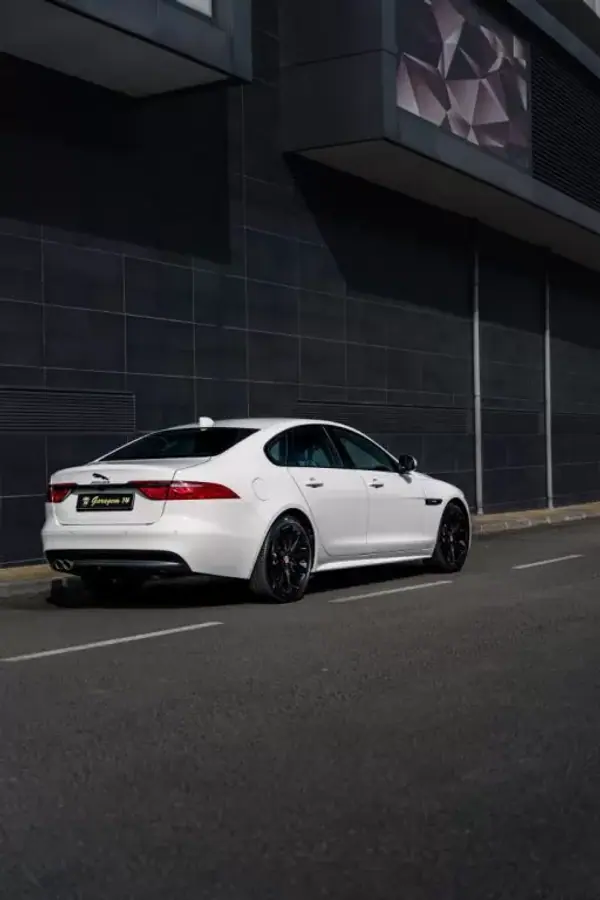 Jaguar XF 2017 - 22990 EUR, 145800 km - AUTO.MOTO.pt - 145800km - foto 19 de 55