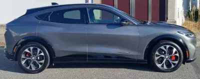 Ford Mustang Mach-E 2023 — foto 4 de 27