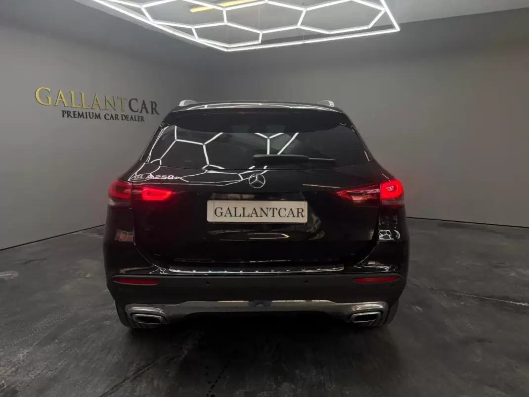 Mercedes-Benz GLA 250 2022 - 34000 EUR, 106000 km - AUTO.MOTO.pt - 106000km - foto 5 de 34