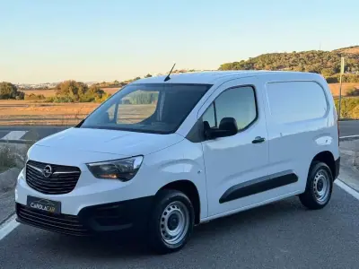 Opel COMBO 2022 — photo 2 of 19
