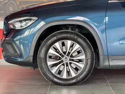 Mercedes-Benz GLA 180 2022 - 35990 EUR, 98845 km - AUTO.MOTO.pt - 98845km - foto 7 de 22