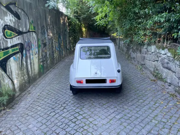 Citroën Dyane 1979 - 7900 EUR, 92000 km - AUTO.MOTO.pt - 92000km - foto 28 de 38