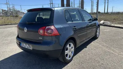 Volkswagen Golf 2005 - 3900 EUR, 220000 km - 220000km - foto 6 de 8