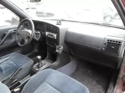 Volkswagen Passat 1994 - 2250 EUR, 333645 km - AUTO.MOTO.pt - 333645km - foto 12 de 13