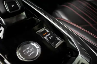 Peugeot 308 2020 - 17990 EUR, 142466 km - AUTO.MOTO.pt - 142466km - foto 23 de 45