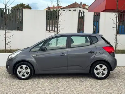 Kia Venga 2013 - 7950 EUR, 80000 km - 80000km - foto 4 de 24