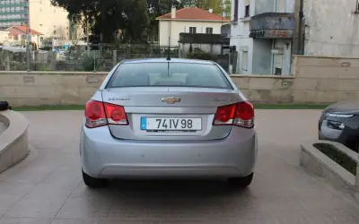 Chevrolet Cruze 2010 - 7450 EUR, 120000 km - AUTO.MOTO.pt - 120000km - foto 18 de 20