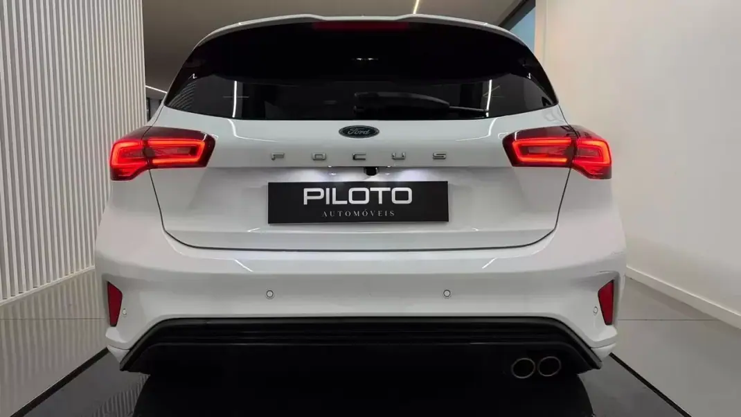 Ford Focus 2025 - 22990 EUR, 11701 km - AUTO.MOTO.pt - 11701km - foto 9 de 35