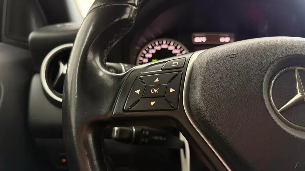 Mercedes-Benz A 180 2014 - 13990 EUR, 259250 km - AUTO.MOTO.pt - 259250km - foto 24 de 29