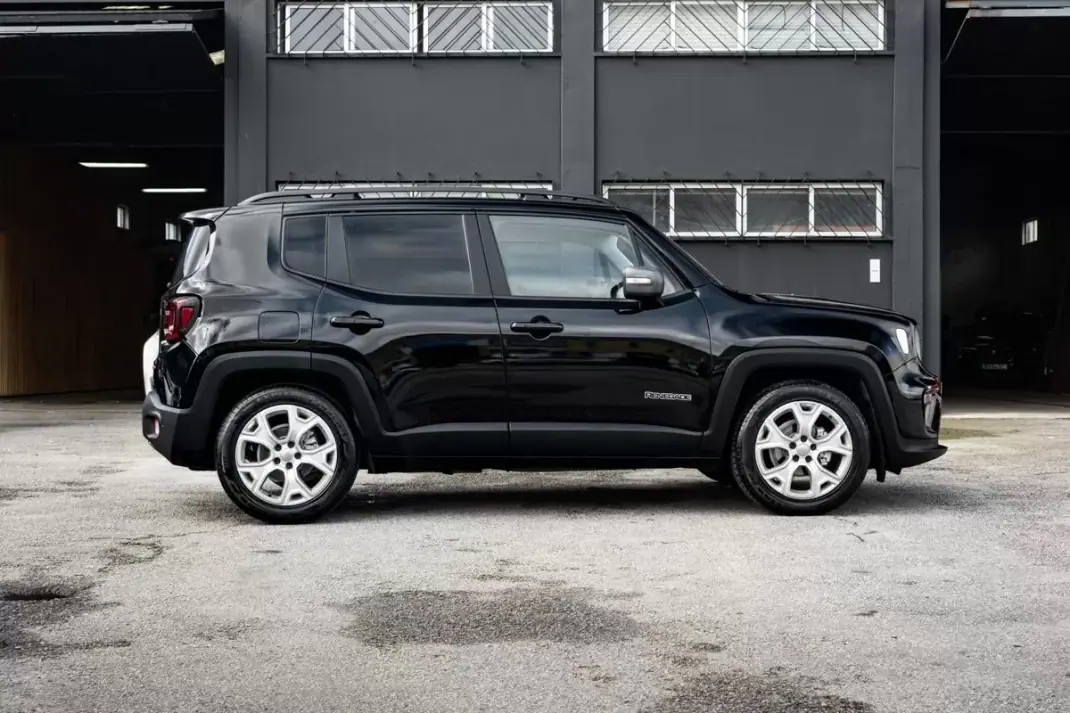 Jeep Renegade 2020 - 18500 EUR, 99000 km - AUTO.MOTO.pt - 99000km - foto 2 de 31